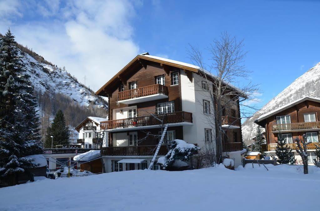 Apartamento Haus Alpenperle Saas-Almagell Exterior foto