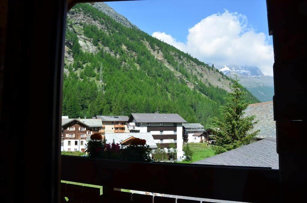 Apartamento Haus Alpenperle Saas-Almagell Exterior foto
