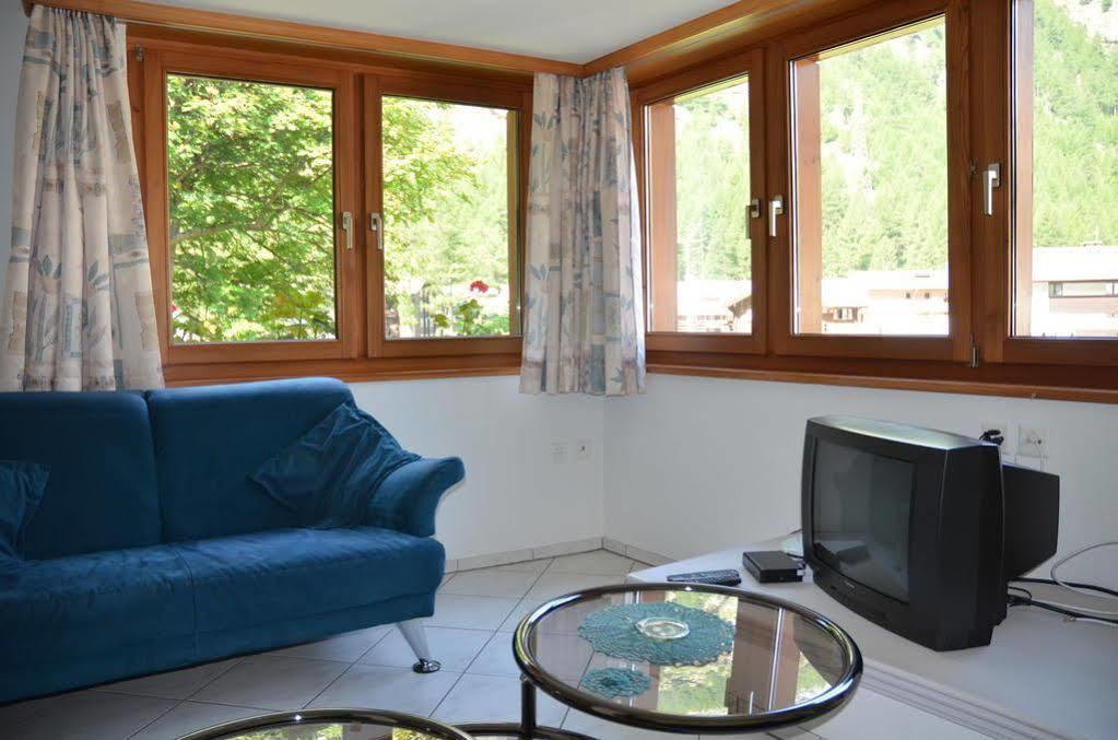 Apartamento Haus Alpenperle Saas-Almagell Exterior foto